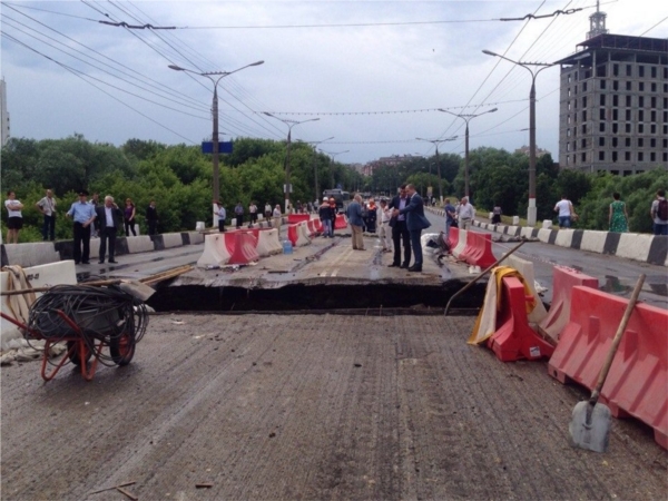 Мост устоял