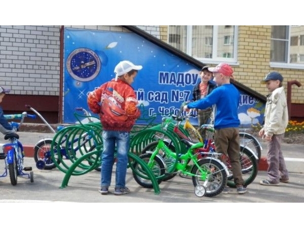 У дошкольных учреждений в Чебоксарах появились велопарковки для ребят, родителей и педагогов («Urban Report»)