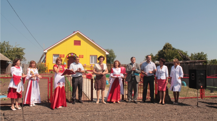 В Моргаушском районе открылся фельдшерско-акушерский пункт с благоустроенной детской площадкой