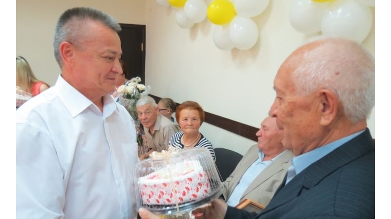 Депутаты городского Cобрания вручили медали &quot;За любовь и верность&quot;