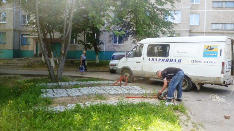 В Калининском районе Чебоксар демонтированы незаконные ограничители парковок