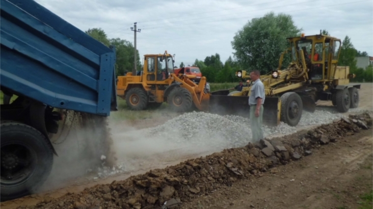 В районе продолжается выполнение ремонта дорог в границах населенных пунктов поселения