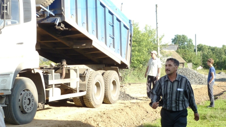 Отремонтирован участок местной дороги в Ибресинском районе
