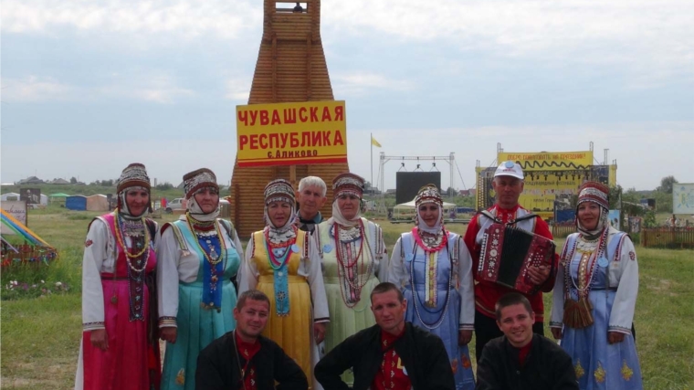 Фольклорный ансамбль «Валинкке» - лауреат III Международного фестиваля «Играй, гармонь!» имени Г. Заволокина