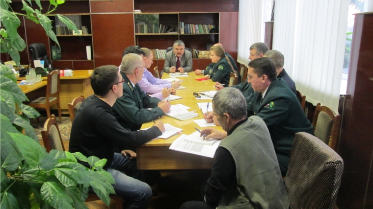 Вопросы охраны и защиты лесов и соблюдения лесного законодательства рассмотрены в Шемуршинском лесничестве