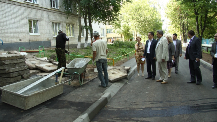 Леонид Черкесов ознакомился с ходом ремонта и реконструкции городских дорог