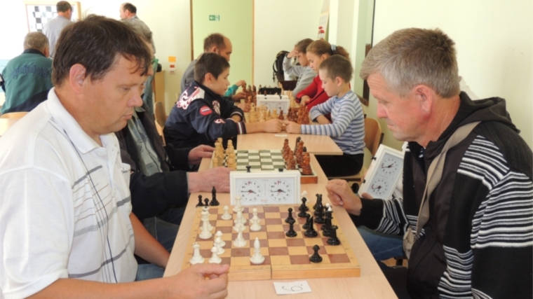 В рамках Единого дня здоровья и спорта в физкультурно-спортивном комплексе «Хастар» прошли шахматно-шашечные баталии