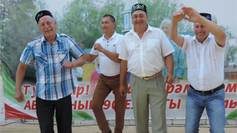 Новости поселений: д.Новые Бикшики собрала своих жителей на большой праздник - 90-летний юбилей