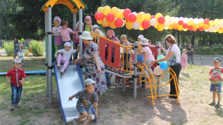 Чебоксарская ГЭС дарит детским садам спортивные площадки
