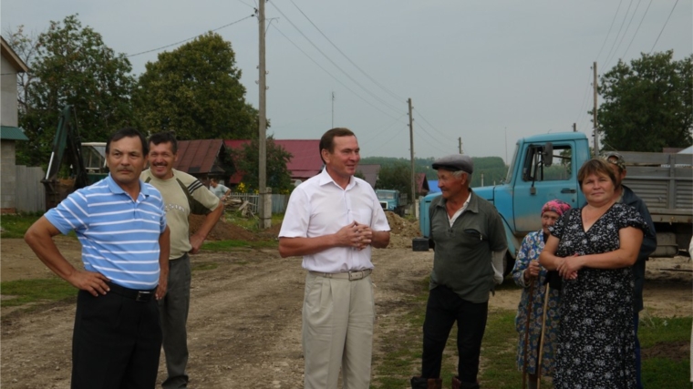 Глава Ядринской районной администрации Владимир Кузьмин сегодня встретился с жителями Большечурашевского поселения