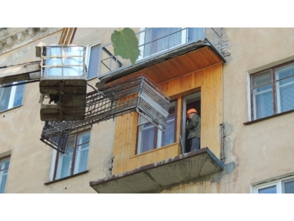 Новый вид старых балконов