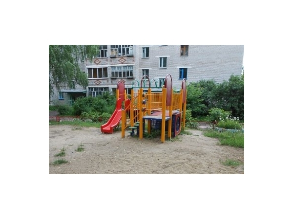 Новые детские площадки установлены в Чебоксарах (ИА "Мангазея")