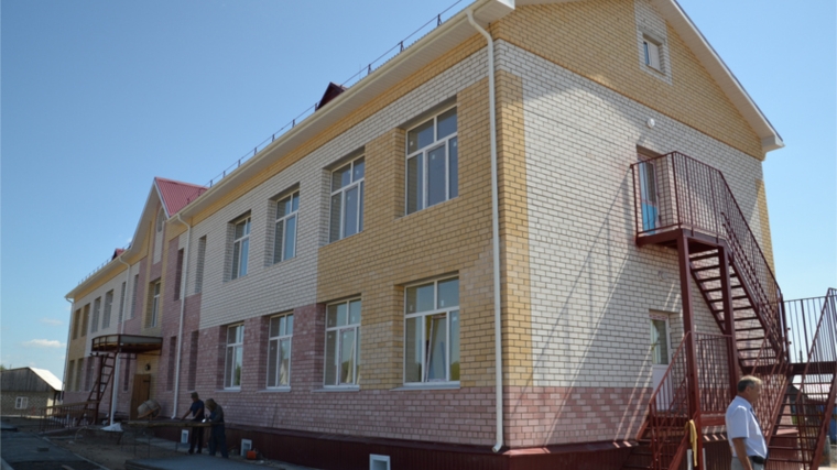 Глава администрации района Н.Г. Романов ознакомился с ходом строительства объектов в селе Чуварлеи и поселке Киря