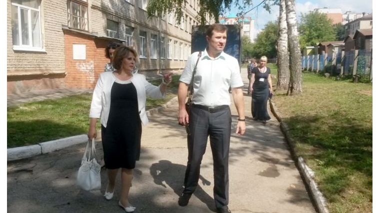 Депутаты Чебоксарского городского Собрания участвуют в приемке школ к новому учебному году