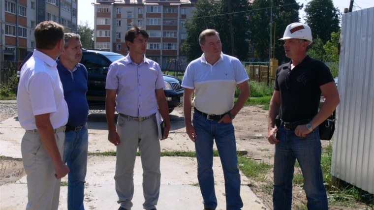 Руководство Ядринского района проинспектировало ход жилищного строительства