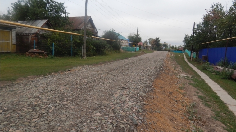 Новости поселений: в д.Тенеево завершен ремонт грунтовой дороги с добавлением щебня