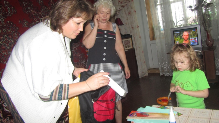 Социальные работники республики призывают помочь беженцам с вещами к школе и холодам