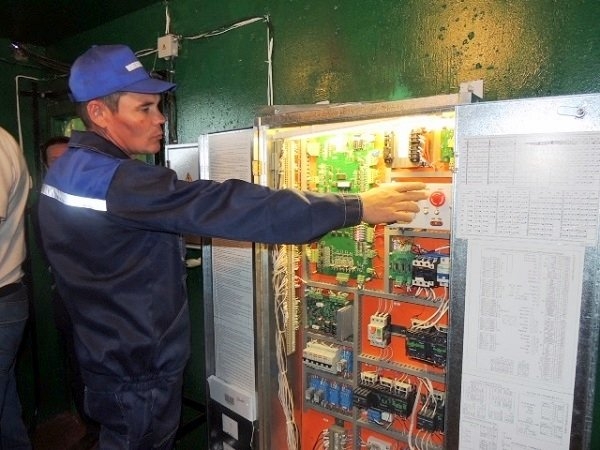 В рамках муниципальной программы в Чебоксарах устанавливают лифты, удобные для маломобильных групп горожан (ИА "Мангазея")