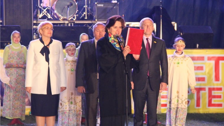 Министр Алла Самойлова поздравила новочебоксарцев с Днем города