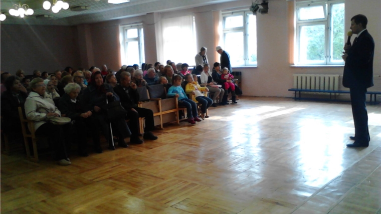 С наступающим праздником представителей старшего поколения поздравил депутат Максим Ладилов