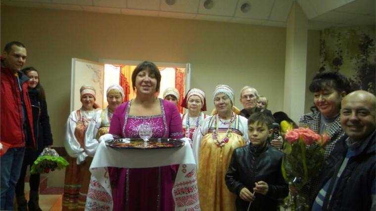 Фольклорная группа Новинского городского Дома культуры стала участником прекрасного праздника – рождения молодой семьи