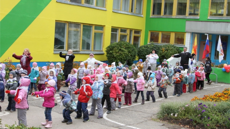В преддверии спортивного форума в детских садах №105 и №97 прошла утренняя зарядка