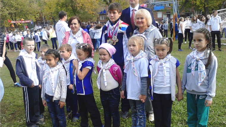 После утренней зарядки День спорта и здоровья в СОШ №24 продолжился осенним кроссом