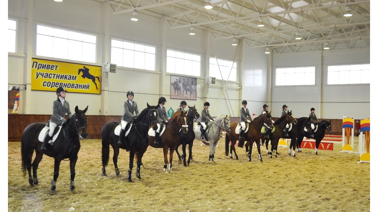 В Новочебоксарске состоялось открытие манежа для конно-спортивной школы