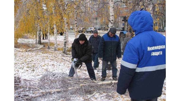 Дни напряженного труда: ОАО «Инженерная защита» наводит порядок на городских территориях, пострадавших от последствий ледяного дождя