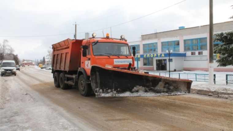 Содержанию дорог в зимнее время в Урмарском районе уделяется предельное внимание