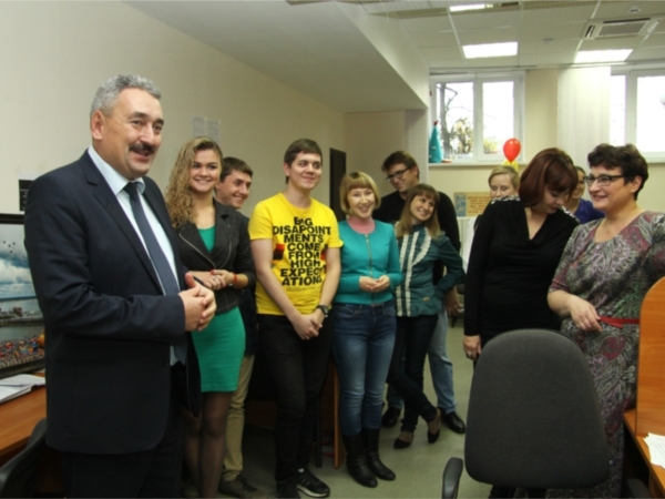 Руководство города Чебоксары поздравляет &quot;Национальное телевидение Чувашии&quot; с трехлетием (ИА &quot;Мангазея&quot;)