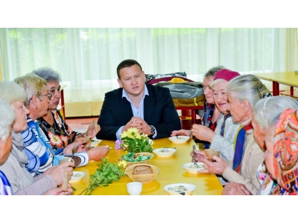 С вниманием и пониманием