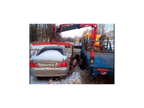 В Чебоксарах автомобили, мешающие уборке снега, будут эвакуировать (РИА "Регион online")