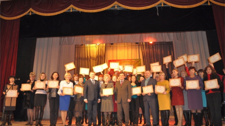 Аликовской детской школе искусств вручен сертификат на музыкальный инструмент