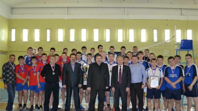 В шестой раз на Порецкой земле прошел Межрегиональный волейбольный турнир среди школьных команд на призы А.П. Акимова