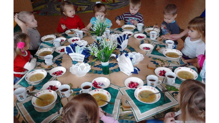 Конкурс на лучшую сервировку обеденного стола в детском саду «Солнечный город»