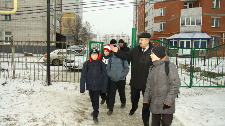 Глава города Чебоксары Леонид Черкесов провел комиссионный объезд по развитию инфраструктуры пос. Альгешево