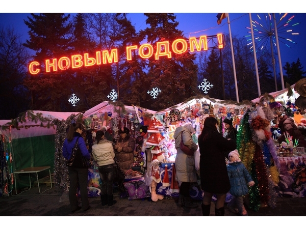 Торговля новогодними атрибутами в Чебоксарах будет осуществляться в специально отведенных местах города (ИА "Мангазея")