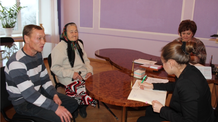 Глава администрации города Канаш Л.П. Иванова провела прием граждан по личным вопросам