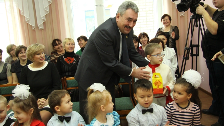 Леонид Черкесов принял участие в детском празднике в ДОУ №137 компенсирующего вида