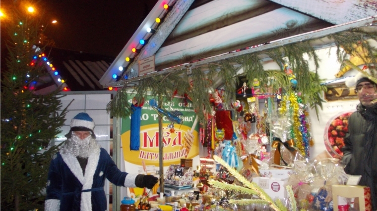 «Рождественская ярмарка» в центре Чебоксар предлагает качественную продукцию к праздничному столу от местных товаропроизводителей