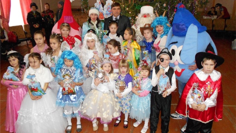 В Моргаушском районе проведено новогоднее представление для детей, оставшихся без попечения родителей