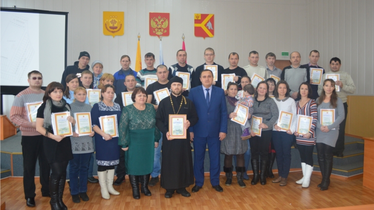 В преддверии Нового года 32 многодетные семьи Красноармейского района получили сертификаты на получение земельных участков