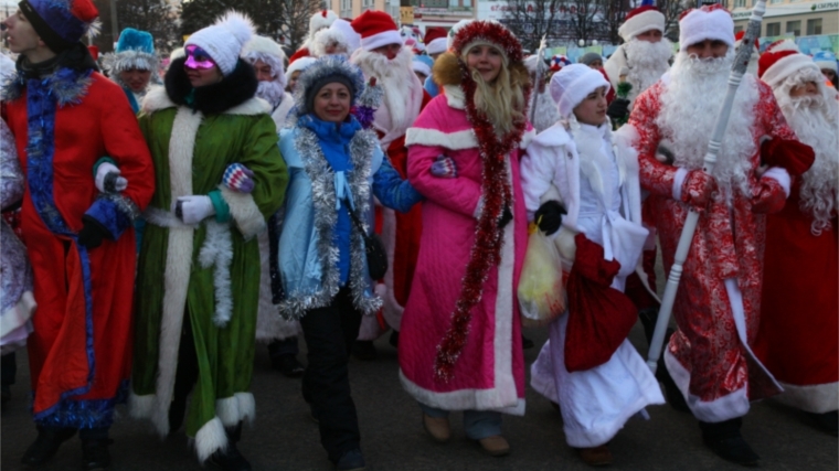 Торжественным ВСЕНАШЕСТВИЕМ прошли 15 тысяч чебоксарцев по центральной улице города Чебоксары в честь Нового 2015 года