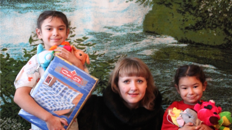 _В Алатыре завершилась благотворительная акция «Подари Новый год детям!»