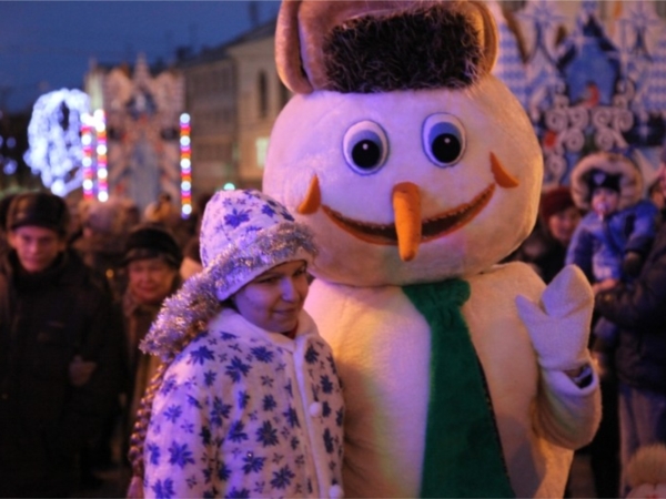 На площади Республики города Чебоксары начал работу "Новогодний бульвар" ("Чебоксары.ру")