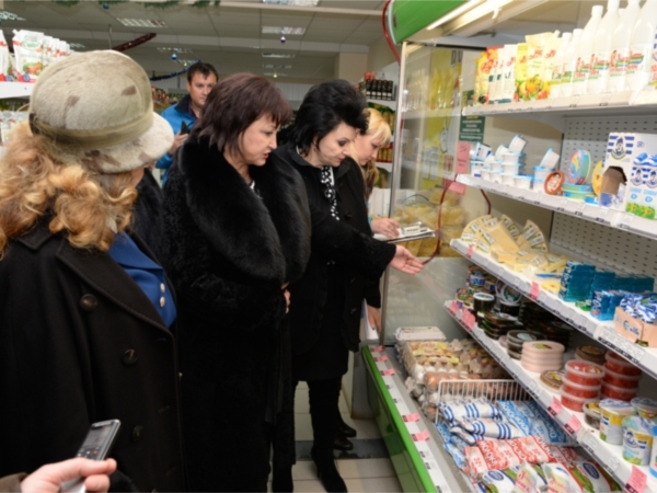 "Народный контроль" провел очередной мониторинг розничных цен на социально значимые продукты в городе Чебоксары("НТА-Приволжье")