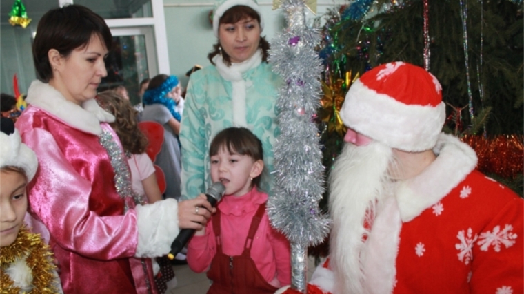 Урмарский район: состоялась благотворительная Рождественская ёлка главы администрации района