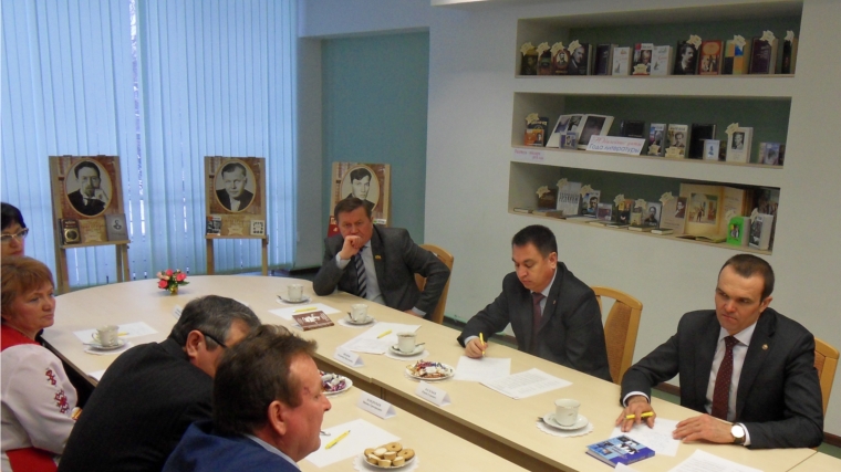 Состоялась встреча Главы Чувашской Республики Михаила Игнатьева с ведущими писателями Чувашии