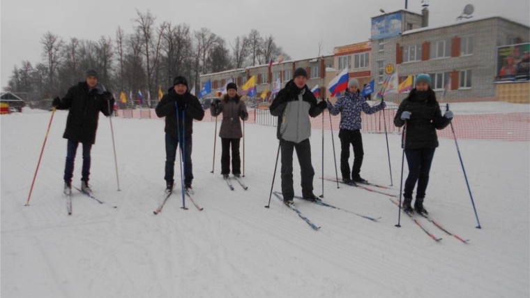 Лыжная прогулка в Новый год заряжает энергией